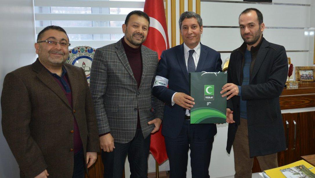 Malatya Yeşilay Şubesi Başkanı ve Üyeleri İl Milli Eğitim Müdürü Ali Tatlıyı Ziyaret Etti