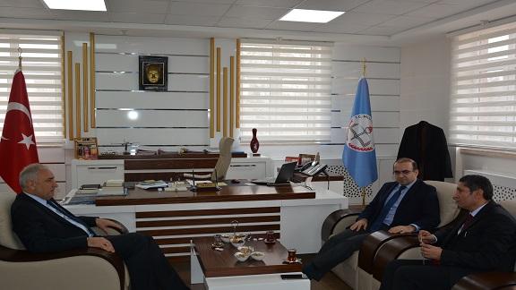 AK Parti Milletvekili Taha Özhan ve AK Parti İl Başkanı Hakan Kâhtalı, İl Milli Eğitim Müdürü Ali Tatlıyı Makamında Ziyaret Etti