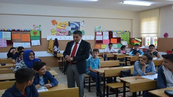 İl Milli Eğitim Müdürü Ali Tatlı,TEOG Sınavı Yapılan Okulları Ziyaret Etti
