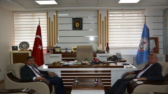 Malatya Doğanşehir Belediye Başkanı Vahap Küçük,  İl Millî Eğitim Müdürü Ali Tatlıyı Makamında Ziyaret Etti