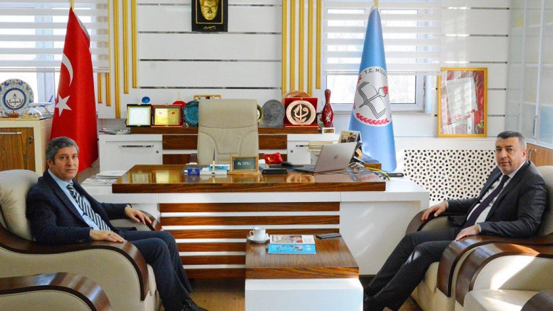 Malatya Ticaret Borsası Yönetim Kurulu Başkanı Ramazan Özcan İl Milli Eğitim Müdürü Ali Tatlı'yı Ziyaret Etti