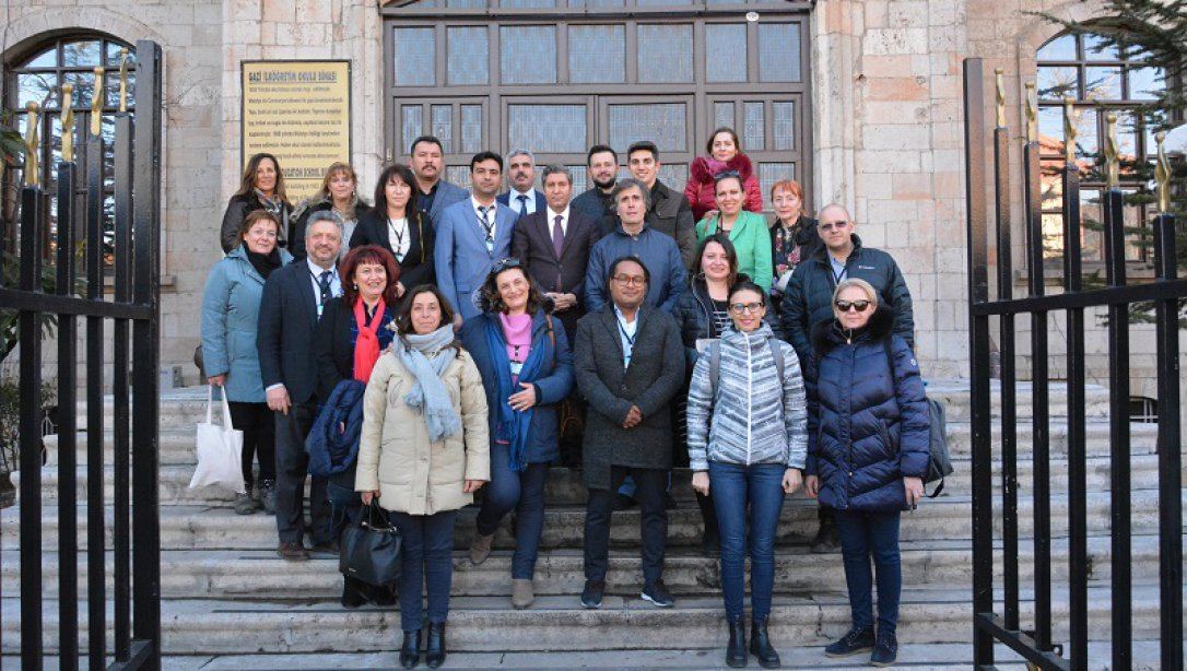 Erasmus Projesi Kapsamında İlimize Gelen Öğretmenler İl Milli Eğitim Müdürü Ali Tatlı'yı Ziyaret Ettiler