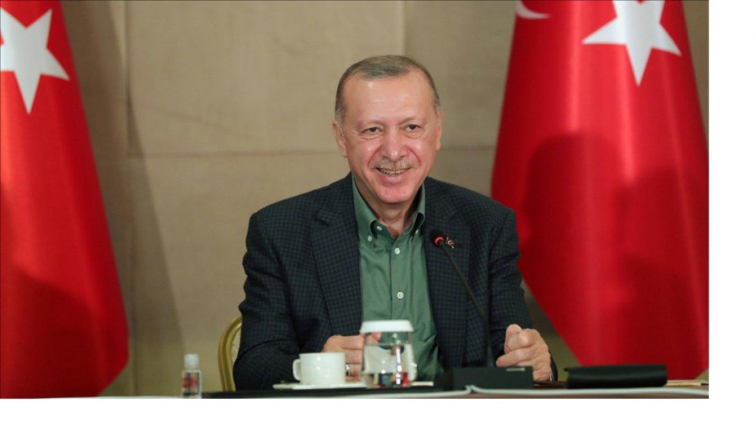 Cumhurbaşkanı Recep Tayyip Erdoğan Erdoğan, Çevrim İçi 'Babalar Günü' Etkinliğinde Gençlerle Bir Araya Geldi.