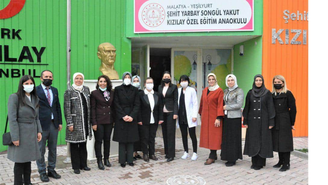 Milli Eğitim Bakanı Mahmut Özer'in Eşi Nebahat Özer Malatya'da Ziyaretlerde Bulundu