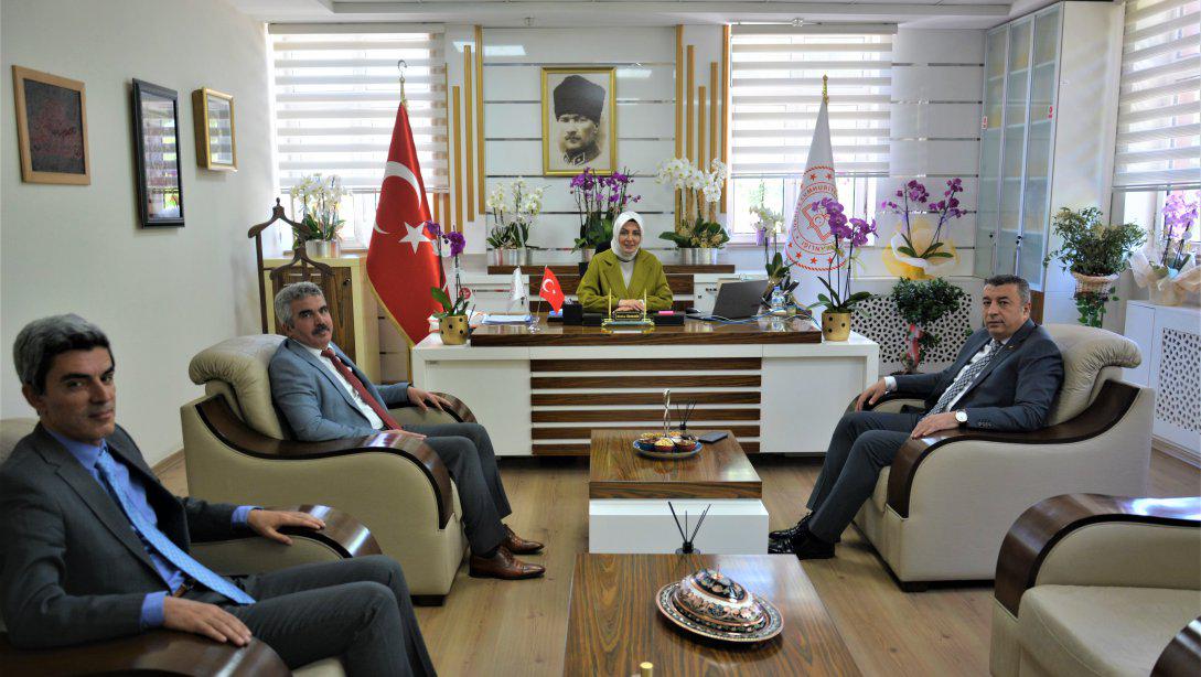 Malatya Ticaret Borsası Yönetim Kurulu Başkanı Sayın Ramazan Özcan İl Müdürümüz Sayın Hatice Özdemir'i Ziyaret Etti